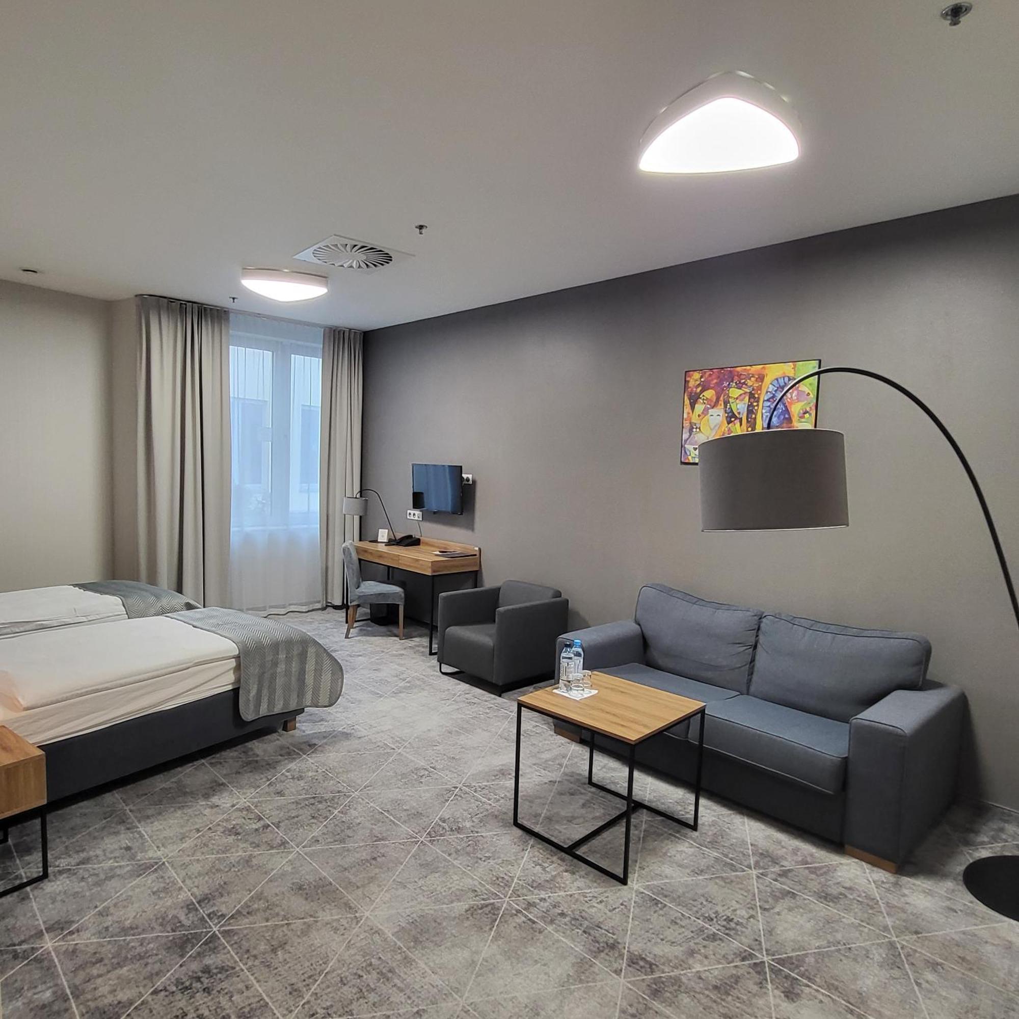 Hotel Centrum โบเลสวาเวียส ภายนอก รูปภาพ