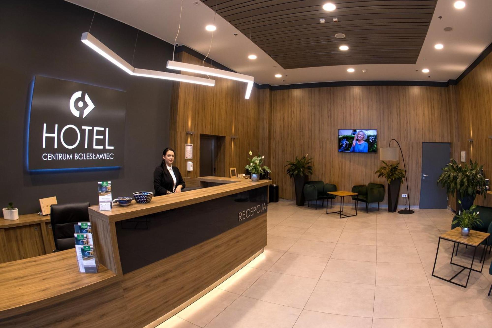 Hotel Centrum โบเลสวาเวียส ภายนอก รูปภาพ